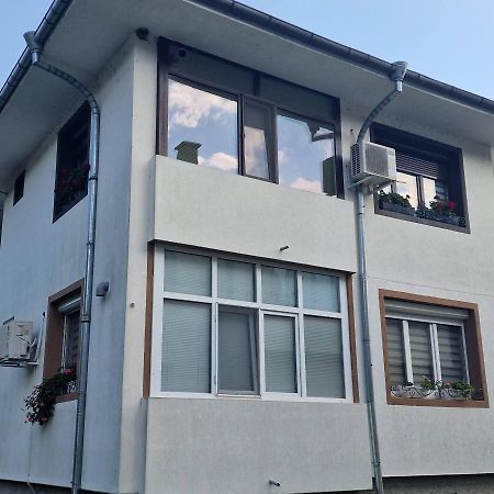 Z-Apartment In Tryavna Esterno foto